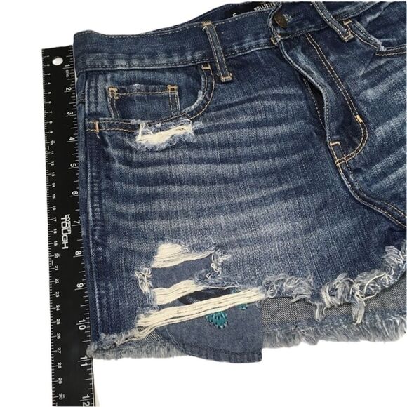 HOLLISTER DISTRESSED HIGH RISE SHORT SHORT 5/27 - Picture 3 of 12